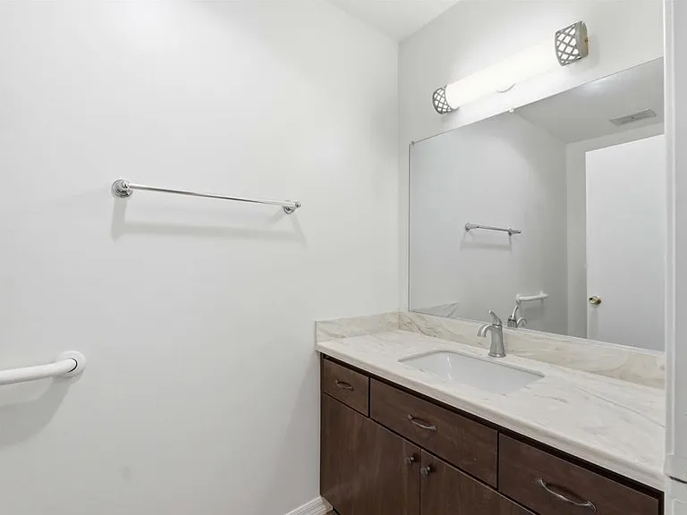 3625 Dearborn St — Photo 5