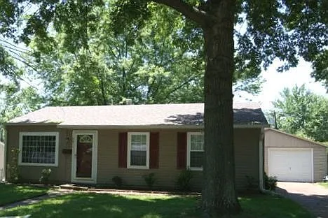 4400 Meadowridge Rd photo 1