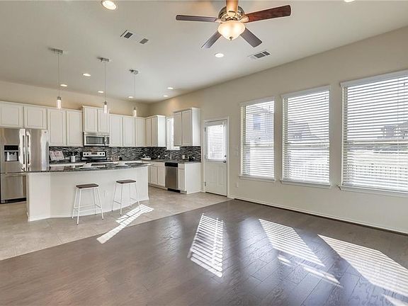 3rd image of 2105 Town Centre Dr Unit 49