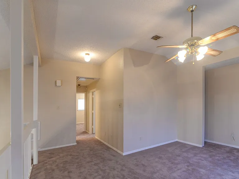 11815 Sunrise Dr — Photo 3