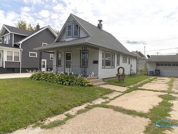 2nd image of 2642 124th St