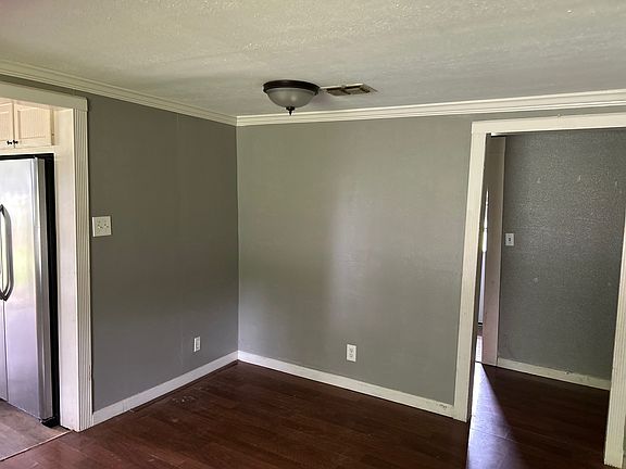 3rd image of 1330 Palmetto Rd