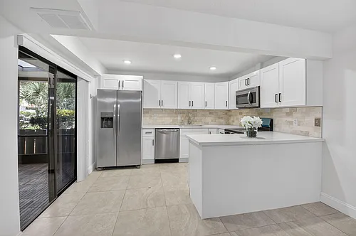 717 NW 29th Ave #B Photo 1