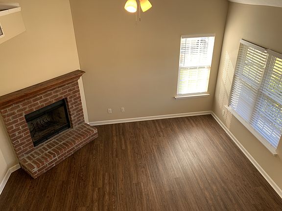 5th image of 601 Windbirch Trl
