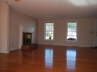 92 Vandora Dr, Manchester, NH 03103