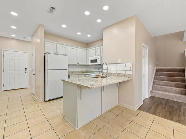 33 Courtyard Way, Enterprise, AL 36330