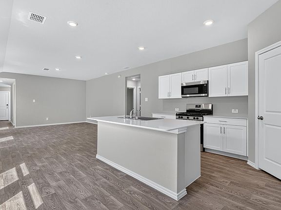 4th image of 146 Davis Ln