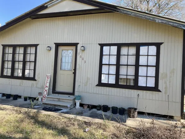 603 Hospital St, Tomball, TX 77375