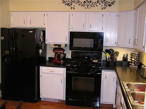 3rd image of 1415 Alice Dr