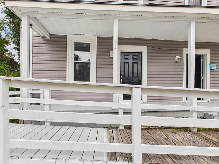 529 Harrison St #B — Photo 2