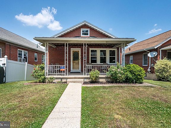 2nd image of 2217 Fairview Ave