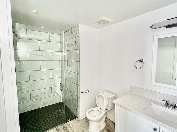 5th image of 849 N Bunker Hill Ave #305-1