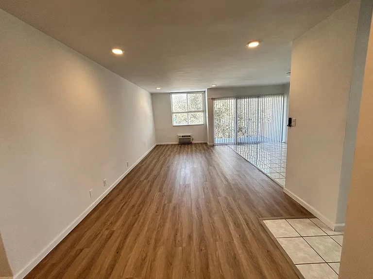 1951 Frank St #14 — Photo 3
