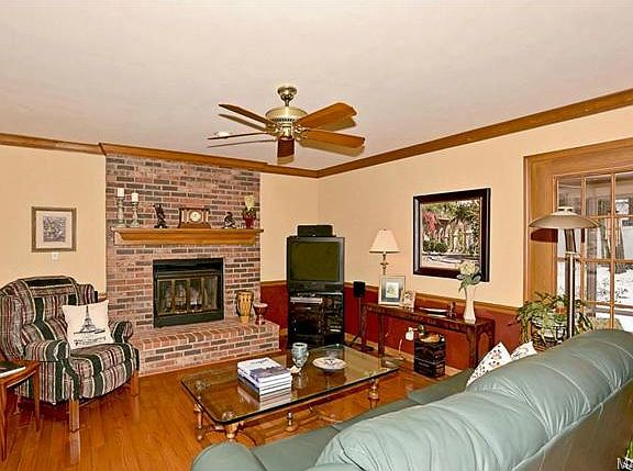 5th image of 130 E Jewel Ave