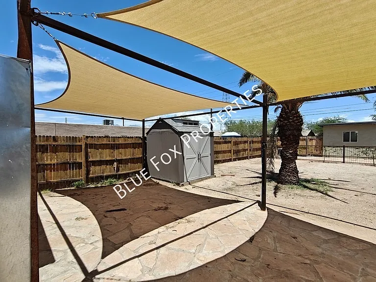 619 S Highland Ave — Photo 42