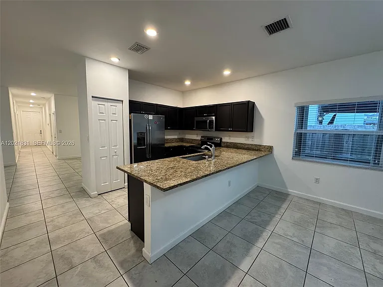 273 SE 31st Ave — Photo 13