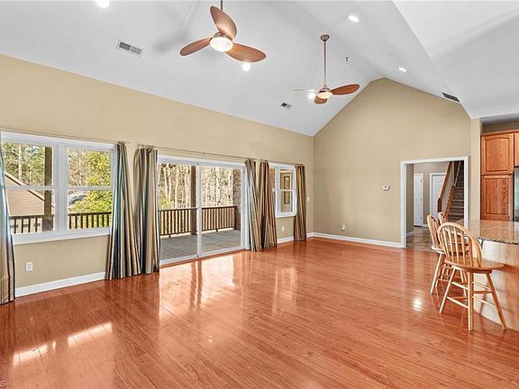 5th image of 260 River Country Rd