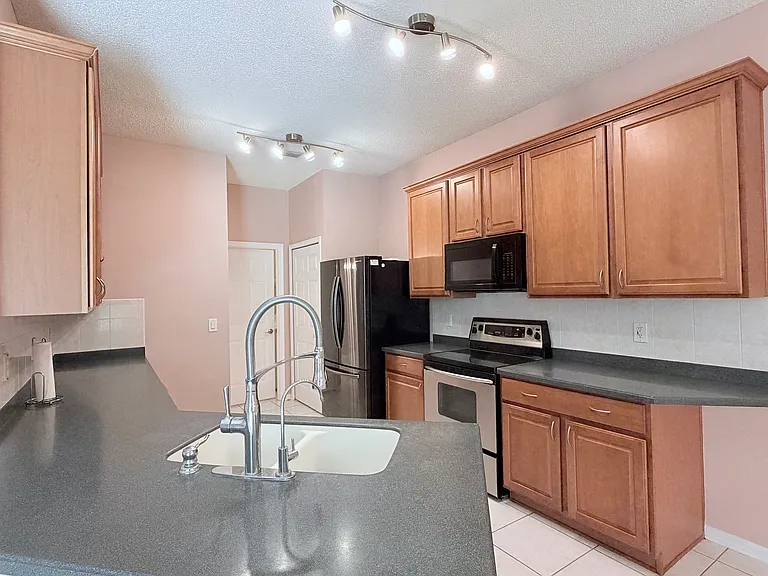 4712 Mapletree Loop — Photo 6