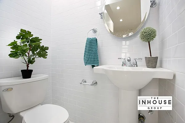 Rented by The InHouse Group | media 8