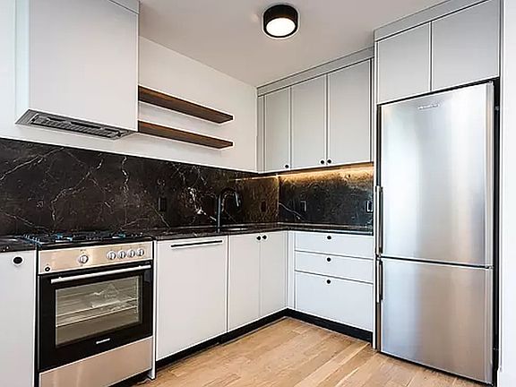 5th image of 260 Gold St APT 1205