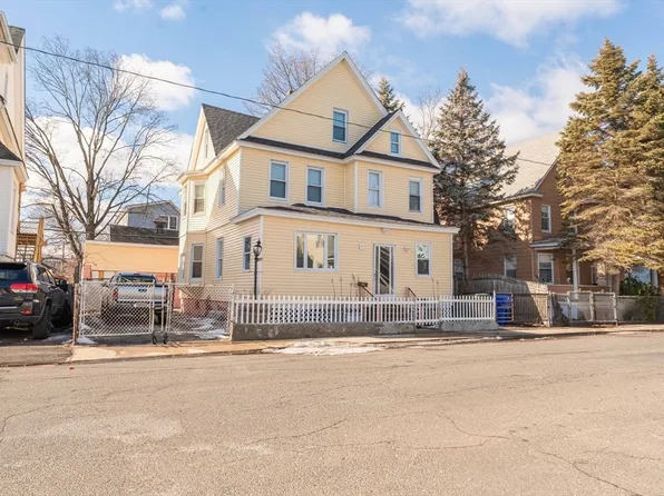 46 Orlando St, Springfield, MA 01108