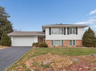 1781 Serpentine Dr, Eagan, MN 55122
