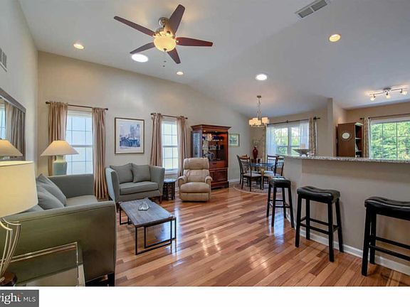 2nd image of 307 Beverly Pl