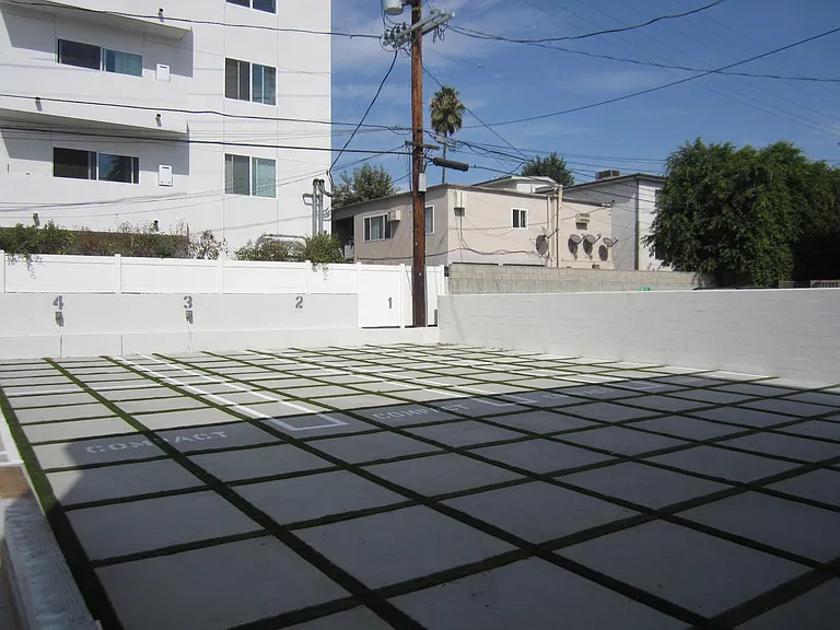 14747 Friar St #3 — Photo 33