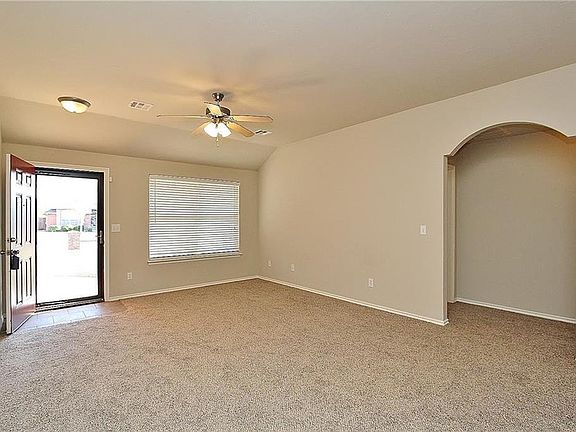 3rd image of 539 E Linden Ln