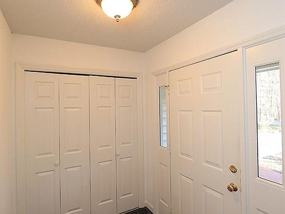 4th image of 105 Pinoak Ct