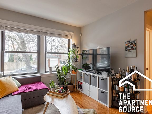 2nd image of 3435 N Lakewood Ave #1
