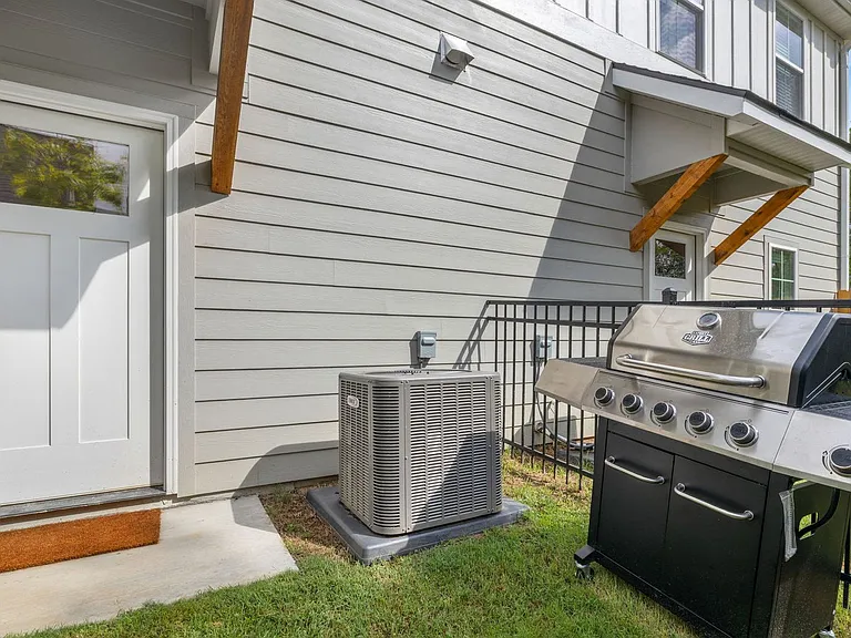 1935 S Garland Ave #ID1313977P — Photo 22
