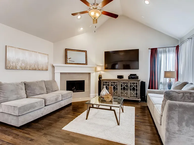 1500 Cherry Blossom Ln — Photo 8