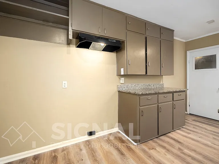 1156 Skyline Dr — Photo 12