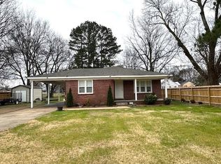 45 Oak St, Savannah, TN 38372