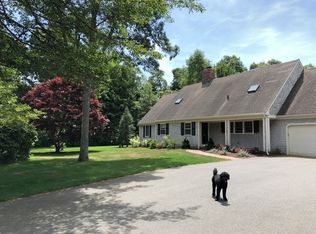 12 Winnatuxett Beach Rd, Mattapoisett, MA 02739