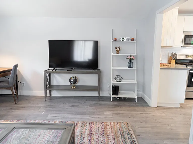 1058 Allen Ave — Photo 23