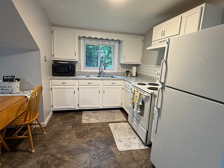 36 Edgemont Ave — Photo 3