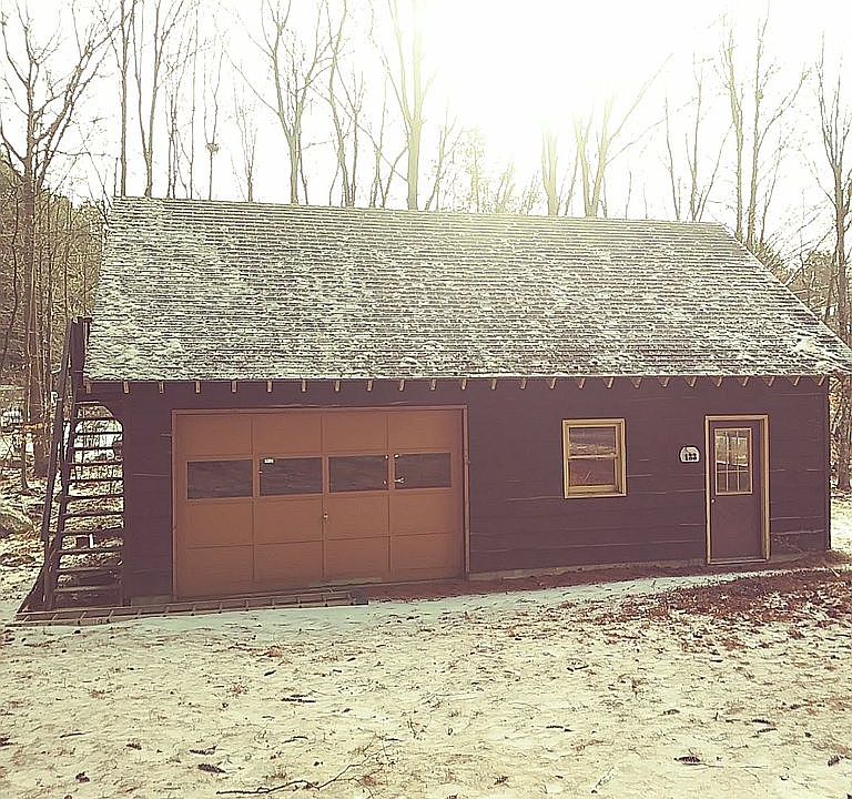 2nd image of 133 Lakeview Dr