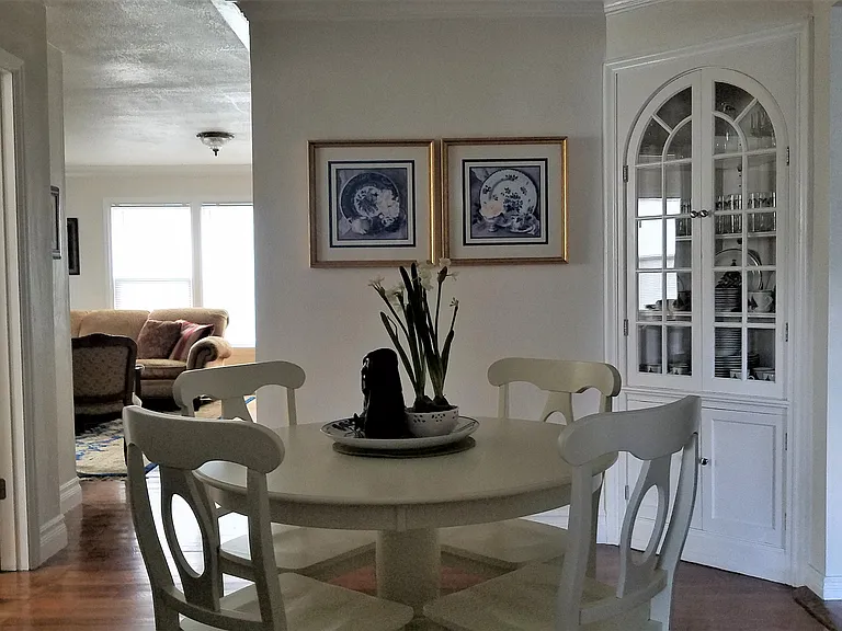 135 W 5th St S #B — Photo 4
