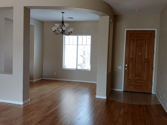 5th image of 706 E Runaway Bay Pl