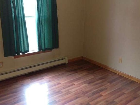 5th image of 33 Beatty Ln
