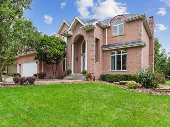 1273 Camelot Ln, Lemont, IL 60439