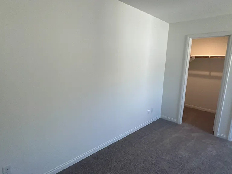 21469 Thomas Ct — Photo 33