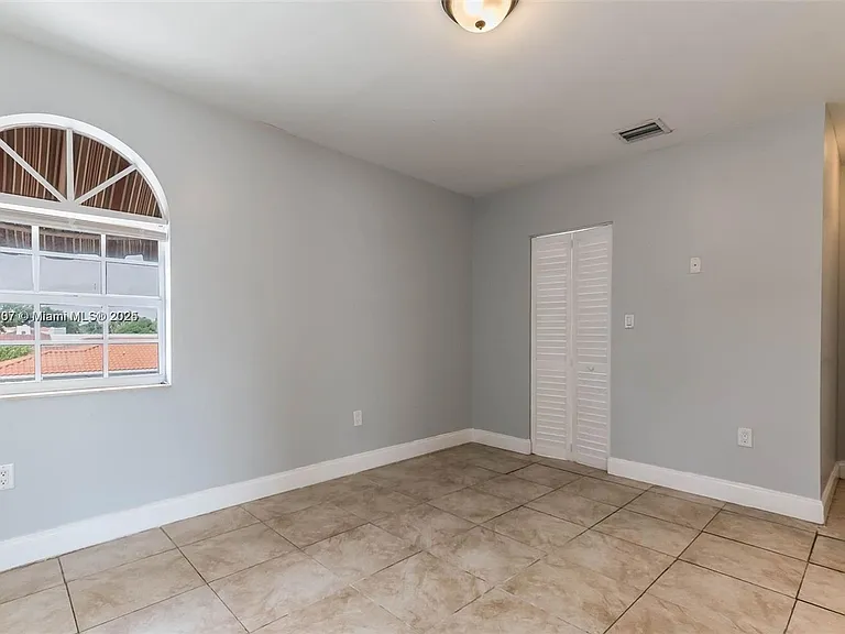 1695 SW 11th St #203 — Photo 8