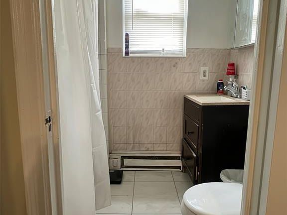 4th image of 19 Lyons Ave APT 203