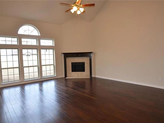 4th image of 11808 Smithton Ave