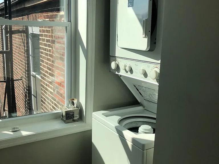 2206 N Charles St — Photo 1