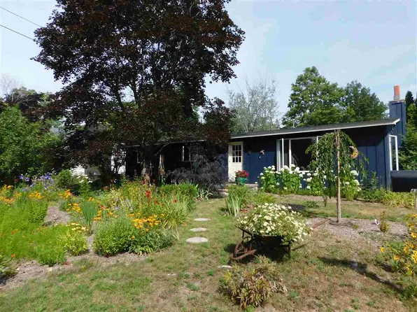 439 Pine St, Harbor Springs, MI 49740