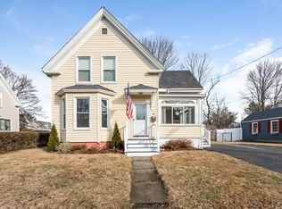 44 Greenleaf St, Haverhill, MA 01835